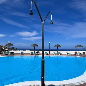 https://new-deluxe-sunny-bungalow.adeje-hotels.com